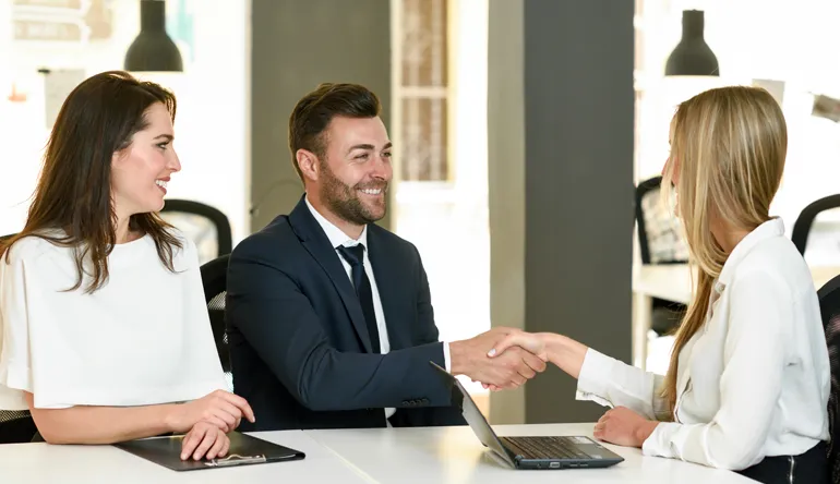 How Entrepreneurs Can Open a Business Bank Account in the UAE